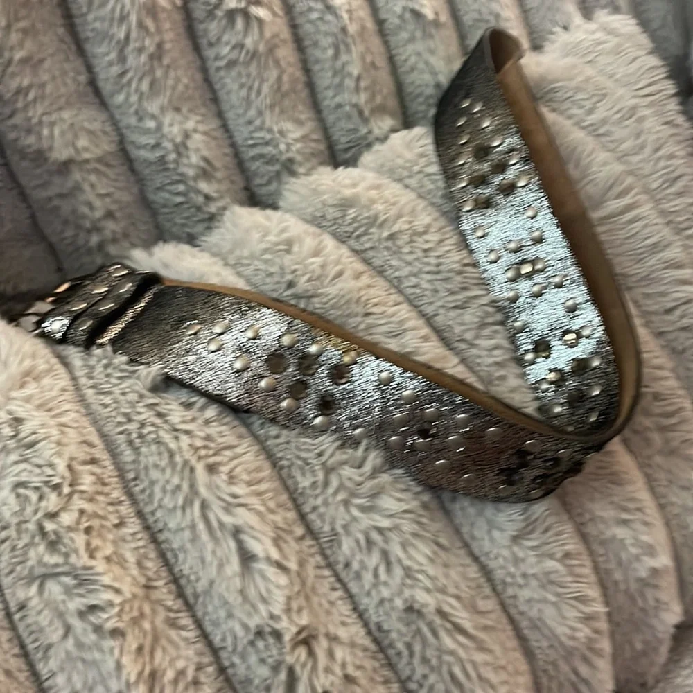 Betsey Johnson, silver metallic rhinestone stud belt size medium - Picture 9 of 11